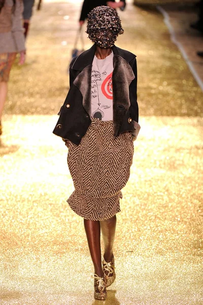 Look 9